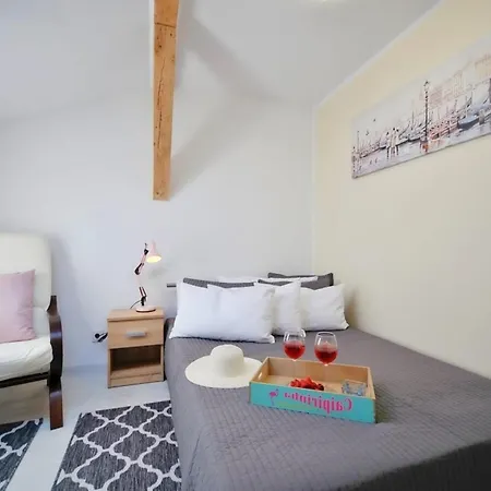 In Near Beach, Cleaning Included Appartement *